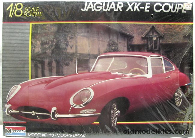 Monogram 1/8 Jaguar XK-E Coupe, 2612 plastic model kit